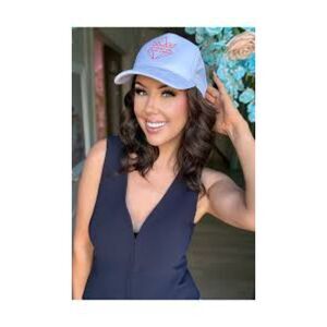 NWT Chelsey Smith Crowns Karys U-Blend Brunette with CSC cap